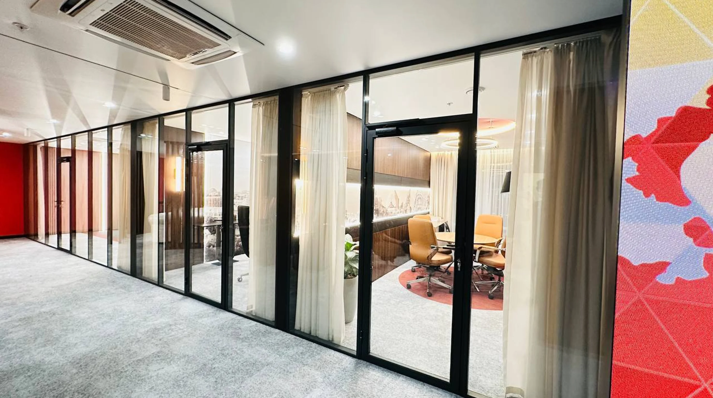 LOFT — Каркасная стеклянная перегородка